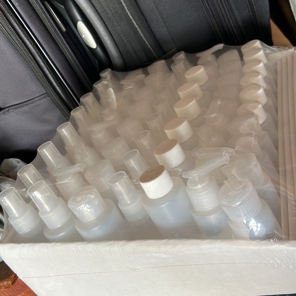 NEW Empty Plastic Containers Travel Size - 60 Pc Set - Picture 1 of 5